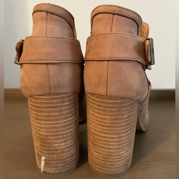 Tommy Hilfiger Peep Toe Heeled Bootie Size 8.5 - Picture 4 of 4